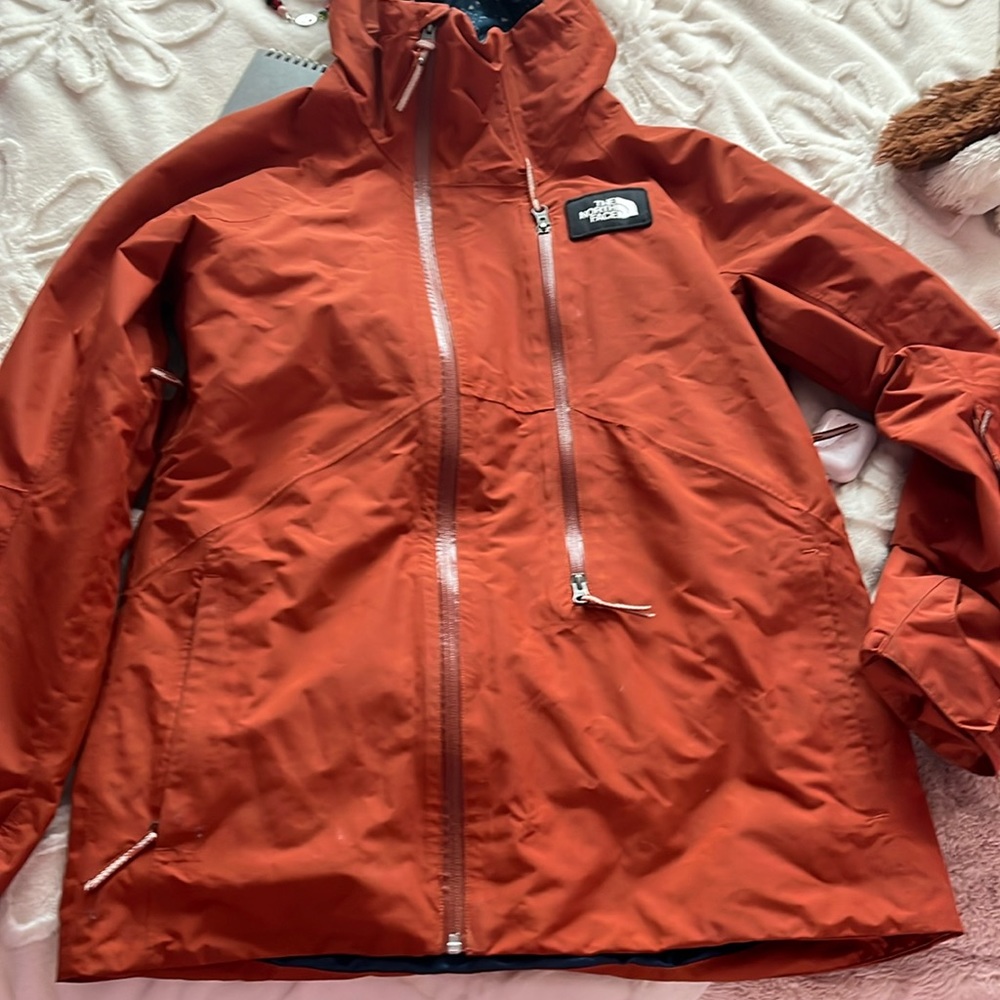 North face jacket in perfect condition with huge discount😍🎀